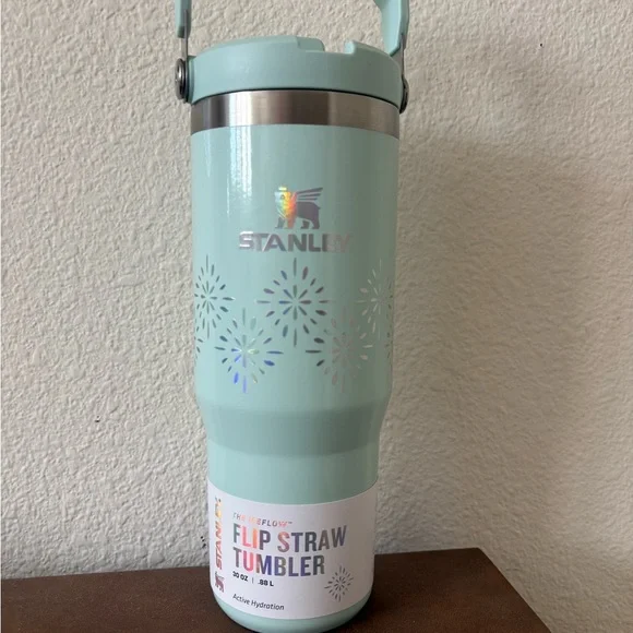 NWT Stanley 30oz Winter Wonderland Collection Seaglass Gloss Flip Straw - Picture 1 of 5